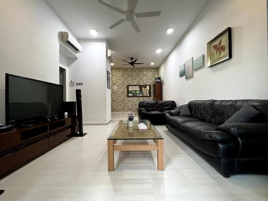 קוטה קינבלו Luxury The Loft Comfort & Convenient Homestay 4 מראה חיצוני תמונה