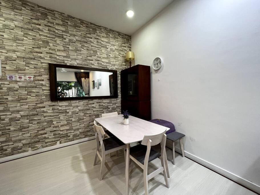 קוטה קינבלו Luxury The Loft Comfort & Convenient Homestay 4 מראה חיצוני תמונה